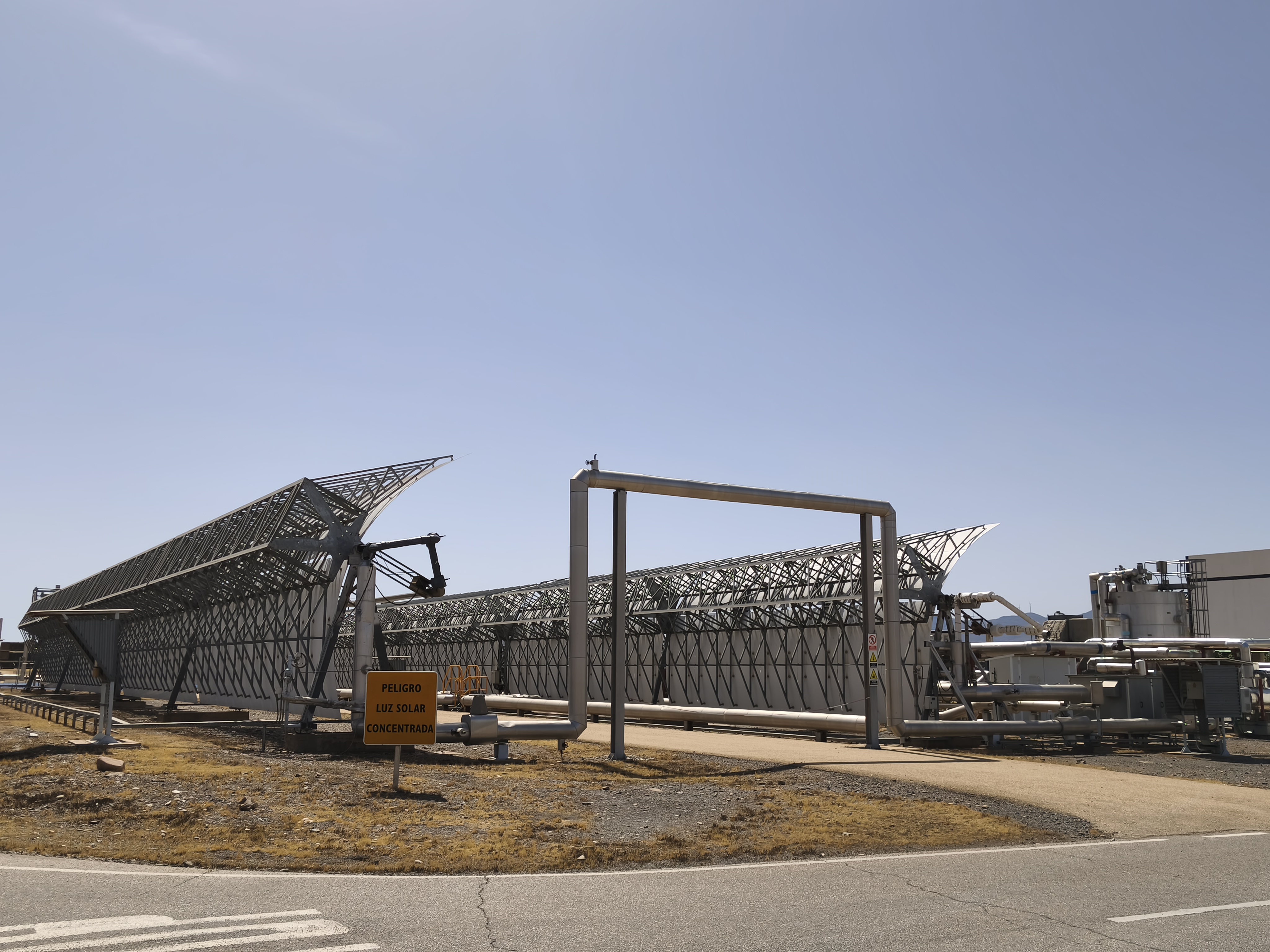 Instalaciones del concentrador solar en Almería